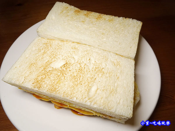 辣肉蛋吐司-真芳碳烤吐司-信義店 (2).jpg