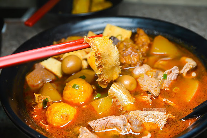 廖添丁香川麻辣燙-麻辣燙滷味豐富多樣選擇,湯頭先甘甜麻辣後勁