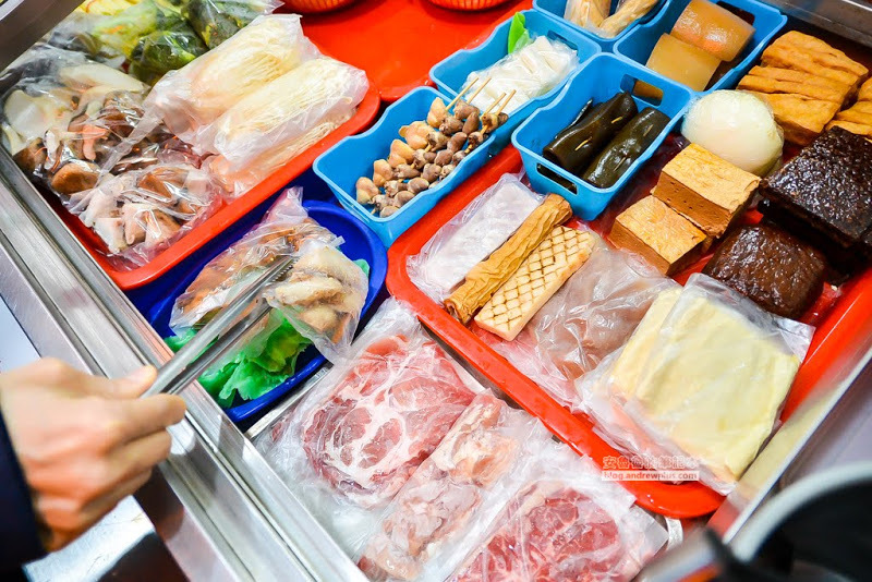 廖添丁香川麻辣燙-麻辣燙滷味豐富多樣選擇,湯頭先甘甜麻辣後勁