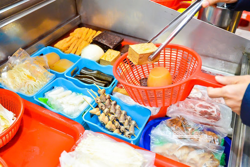 廖添丁香川麻辣燙-麻辣燙滷味豐富多樣選擇,湯頭先甘甜麻辣後勁