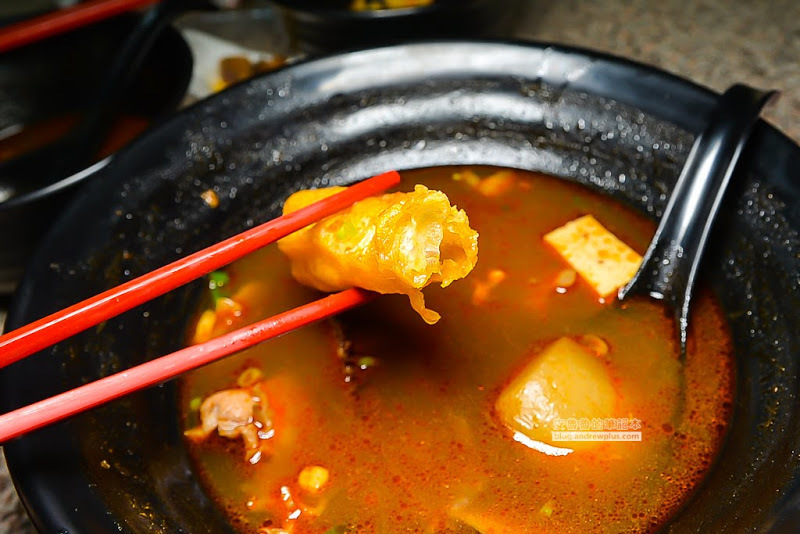 廖添丁香川麻辣燙-麻辣燙滷味豐富多樣選擇,湯頭先甘甜麻辣後勁