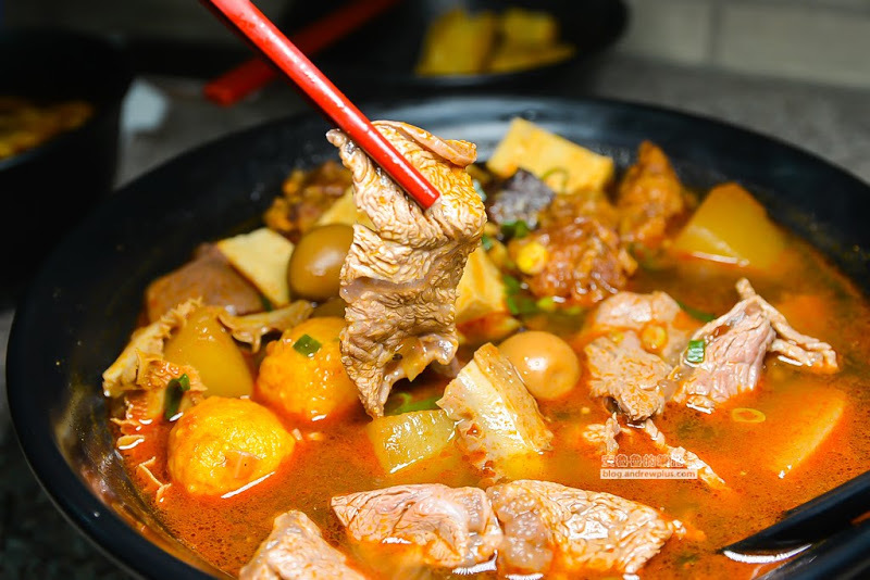 廖添丁香川麻辣燙-麻辣燙滷味豐富多樣選擇,湯頭先甘甜麻辣後勁