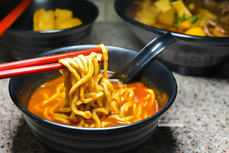 廖添丁香川麻辣燙-麻辣燙滷味豐富多樣選擇,湯頭先甘甜麻辣後勁