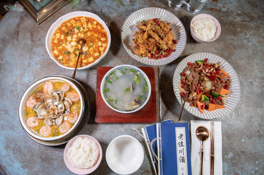 台北餐酒館推薦》Old Seat Restaurant.Cafe 川酒&咖啡 - 在老位川酒中體驗麻辣微醺老味 - 時空幻境 凌雲江海清