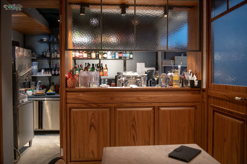 台北餐酒館推薦》Old Seat Restaurant.Cafe 川酒&咖啡 - 在老位川酒中體驗麻辣微醺老味 - 時空幻境 凌雲江海清