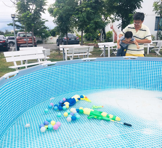 [墾丁住宿] 小迷鹿 Cest La Vie Villa｜來去恆春住地中海風格白色城堡，童趣精緻套房孩子超愛，石頭彩繪親子DIY留下南國美好回憶！