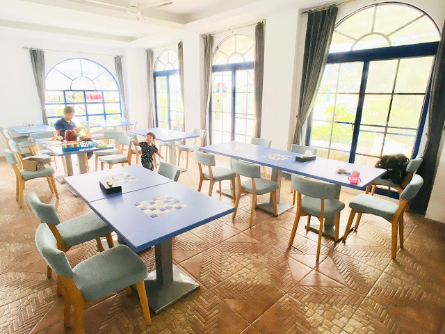 [墾丁住宿] 小迷鹿 Cest La Vie Villa｜來去恆春住地中海風格白色城堡，童趣精緻套房孩子超愛，石頭彩繪親子DIY留下南國美好回憶！