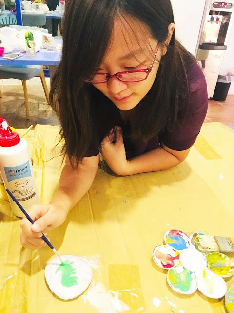 [墾丁住宿] 小迷鹿 Cest La Vie Villa｜來去恆春住地中海風格白色城堡，童趣精緻套房孩子超愛，石頭彩繪親子DIY留下南國美好回憶！