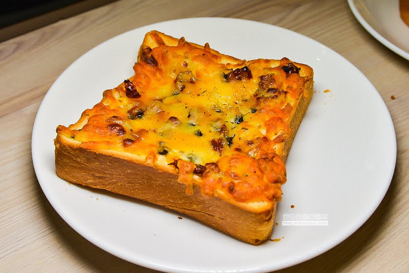 Let’s Café 品牌旗艦店-24H不打烊café,引進UCC咖啡大師重現大師手沖風味,還有冰涼綿密泡沫咖啡-全家便利商店台發店