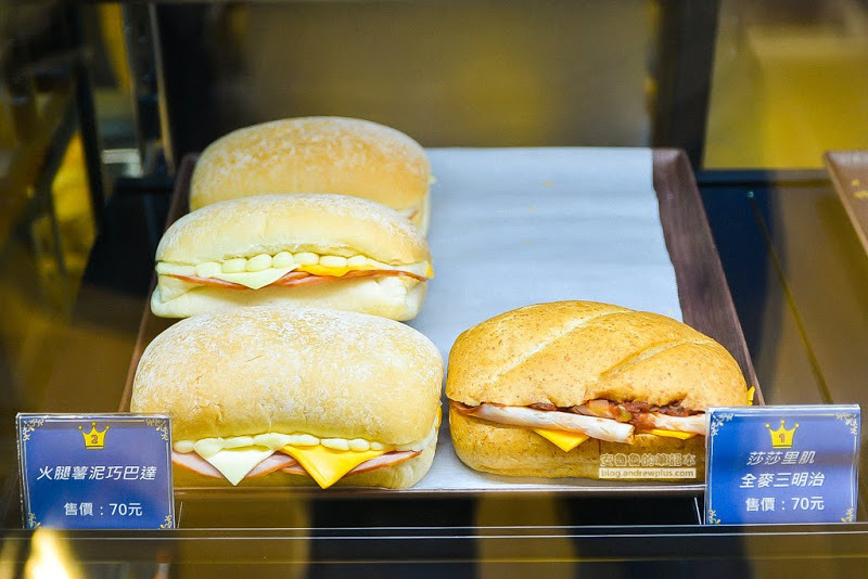 Let’s Café 品牌旗艦店-24H不打烊café,引進UCC咖啡大師重現大師手沖風味,還有冰涼綿密泡沫咖啡-全家便利商店台發店