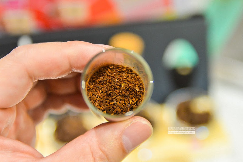 Let’s Café 品牌旗艦店-24H不打烊café,引進UCC咖啡大師重現大師手沖風味,還有冰涼綿密泡沫咖啡-全家便利商店台發店