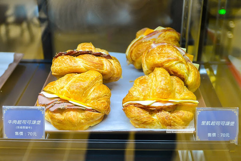 Let’s Café 品牌旗艦店-24H不打烊café,引進UCC咖啡大師重現大師手沖風味,還有冰涼綿密泡沫咖啡-全家便利商店台發店