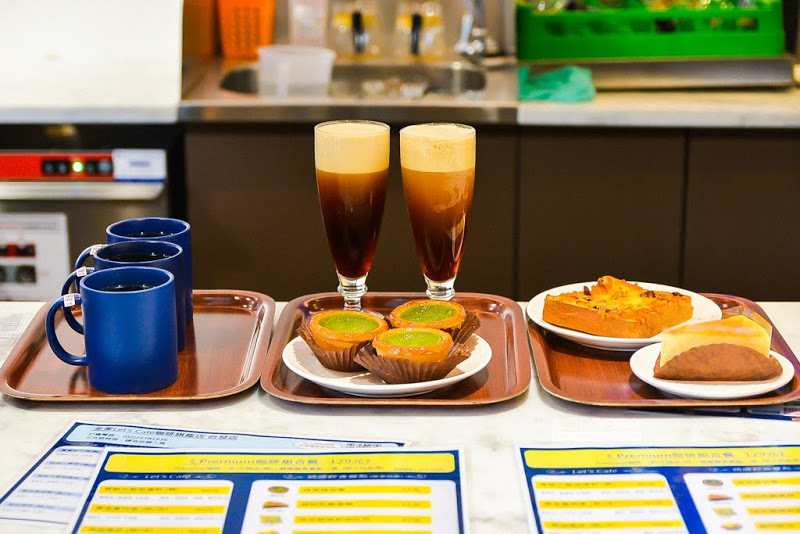 Let’s Café 品牌旗艦店-24H不打烊café,引進UCC咖啡大師重現大師手沖風味,還有冰涼綿密泡沫咖啡-全家便利商店台發店