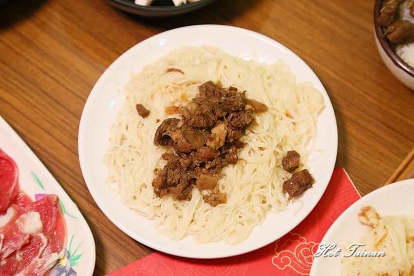 胡椒口味的羊肉爐吃過沒?老台南的口袋名單有新吃法:鄉野炭燒羊肉爐南紡店! - 熱血玩台南。跳躍新世界