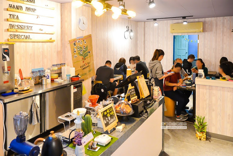 Jiala coffee-榮星花園旁用料豐富的熱壓吐司和杯子鬆餅