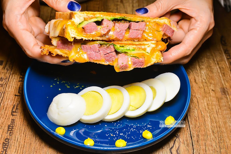 Jiala coffee-榮星花園旁用料豐富的熱壓吐司和杯子鬆餅