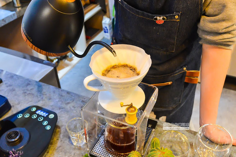 Jiala coffee-榮星花園旁用料豐富的熱壓吐司和杯子鬆餅