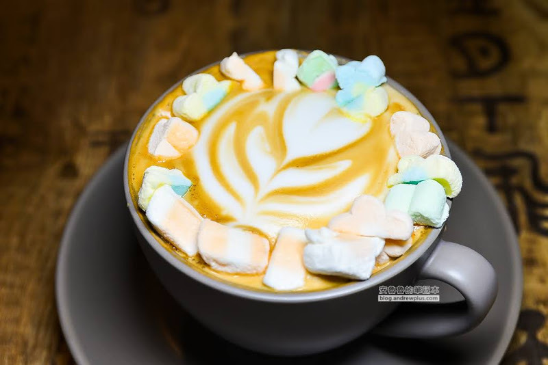 Jiala coffee-榮星花園旁用料豐富的熱壓吐司和杯子鬆餅