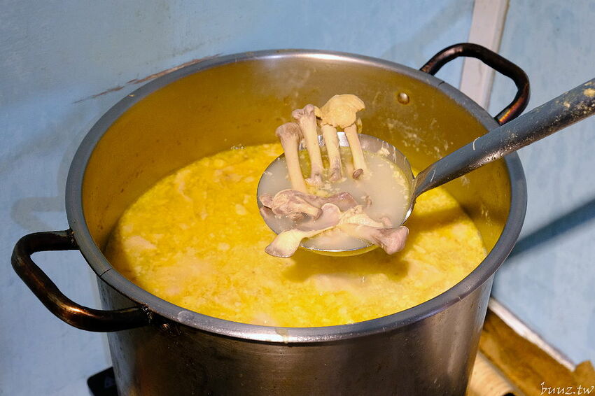 文青餐盒新菜單上市，人人有丼吃，便當雙主菜、三主菜好豐盛，外帶外送滿五個就有折扣！