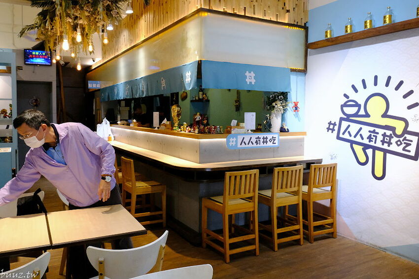 文青餐盒新菜單上市，人人有丼吃，便當雙主菜、三主菜好豐盛，外帶外送滿五個就有折扣！