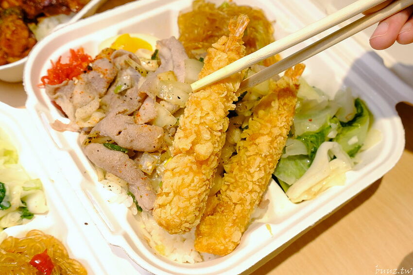 文青餐盒新菜單上市，人人有丼吃，便當雙主菜、三主菜好豐盛，外帶外送滿五個就有折扣！