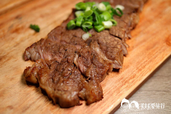 買醉串燒酒場：宜蘭宵夜-買醉串燒酒場｜宜大旁超高CP值的燒烤串燒炸物沙朗牛排與烤魷魚