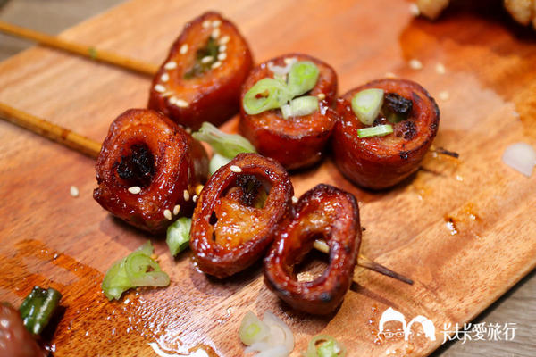 買醉串燒酒場：宜蘭宵夜-買醉串燒酒場｜宜大旁超高CP值的燒烤串燒炸物沙朗牛排與烤魷魚