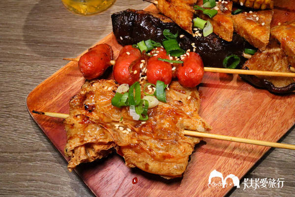 買醉串燒酒場：宜蘭宵夜-買醉串燒酒場｜宜大旁超高CP值的燒烤串燒炸物沙朗牛排與烤魷魚