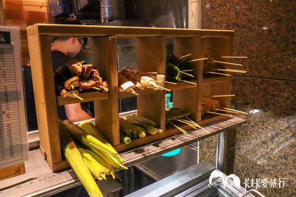 買醉串燒酒場：宜蘭宵夜-買醉串燒酒場｜宜大旁超高CP值的燒烤串燒炸物沙朗牛排與烤魷魚