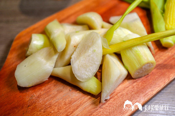 買醉串燒酒場：宜蘭宵夜-買醉串燒酒場｜宜大旁超高CP值的燒烤串燒炸物沙朗牛排與烤魷魚