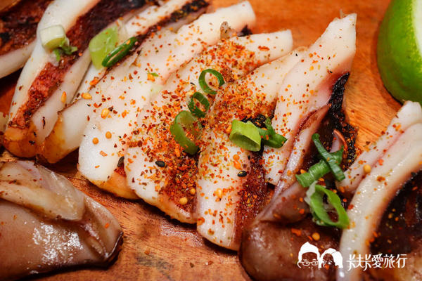 買醉串燒酒場：宜蘭宵夜-買醉串燒酒場｜宜大旁超高CP值的燒烤串燒炸物沙朗牛排與烤魷魚