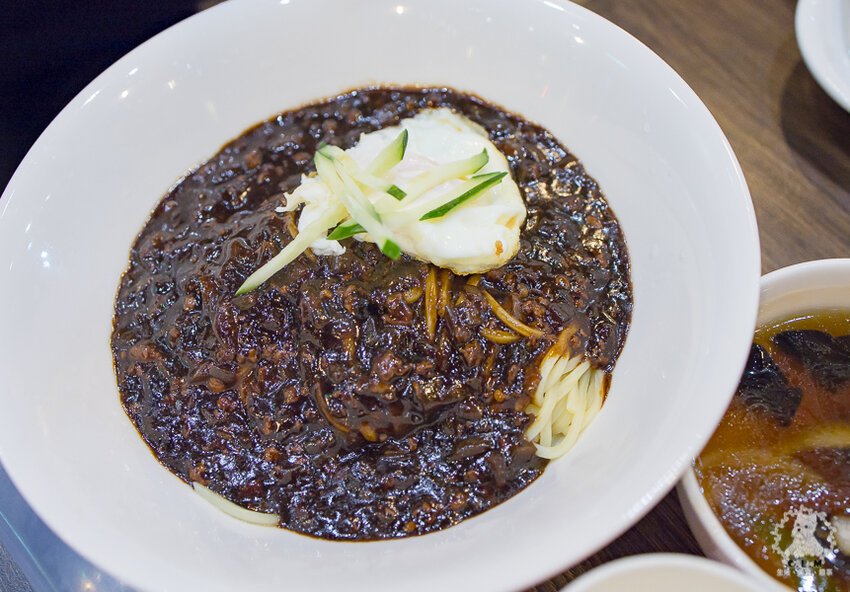 馬醬中華料理有限公司|台北中山食記|韓式特色麵食炸醬麵和炒馬麵好好吃,糖醋肉沒筋肉軟嫩 - 卡爾茗 C.L.M.