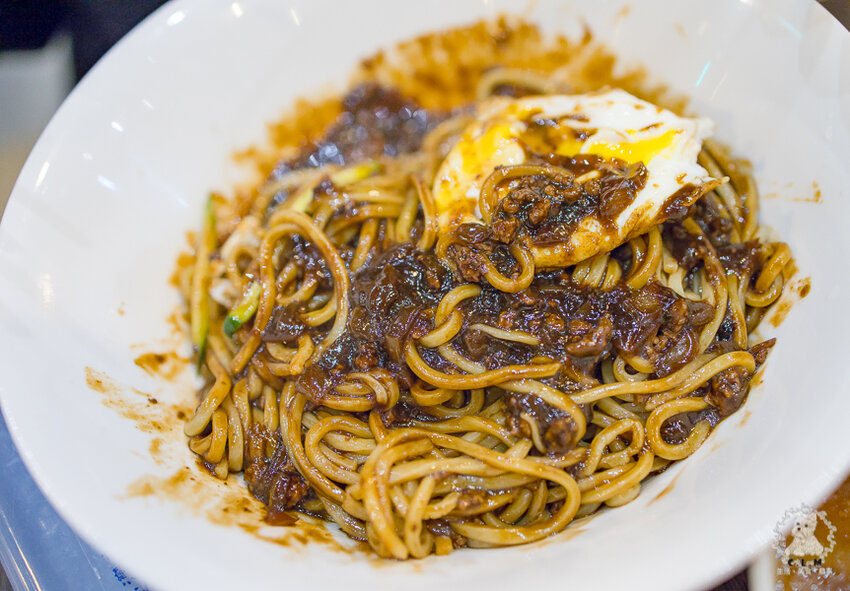 馬醬中華料理有限公司|台北中山食記|韓式特色麵食炸醬麵和炒馬麵好好吃,糖醋肉沒筋肉軟嫩 - 卡爾茗 C.L.M.