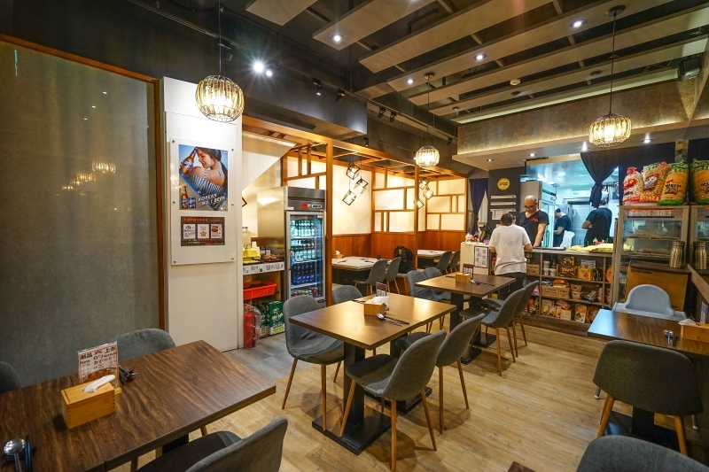 跳躍的宅男 - [中山區美食] 台北也有韓式中華料理可以吃 大推海鮮炒碼麵 黑色炸醬麵 乾烹雞推薦 南京復興站美食 -馬醬韓國中華料理