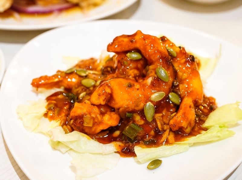 跳躍的宅男 - [中山區美食] 台北也有韓式中華料理可以吃 大推海鮮炒碼麵 黑色炸醬麵 乾烹雞推薦 南京復興站美食 -馬醬韓國中華料理