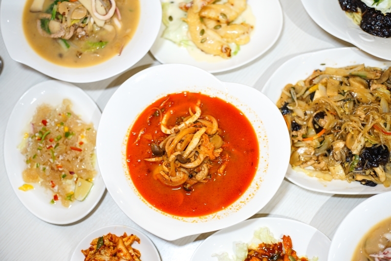 跳躍的宅男 - [中山區美食] 台北也有韓式中華料理可以吃 大推海鮮炒碼麵 黑色炸醬麵 乾烹雞推薦 南京復興站美食 -馬醬韓國中華料理