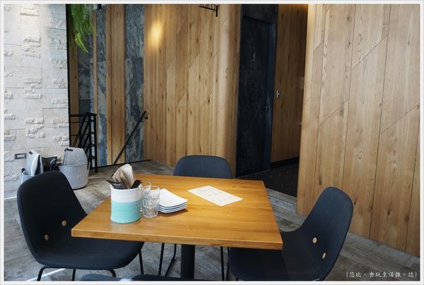 Bistro88 light-12.JPG Bistro88 light-12.JPG