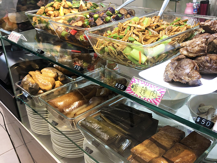 牯嶺油飯骨仔肉湯 牯嶺油飯,中正紀念堂美食,我不是他媽媽,南門市場,台菜,高三孝,宵夜,路邊攤,南機場夜市,宵夜,深夜食堂,古亭站美食,黃龍莊,牯嶺街小劇場