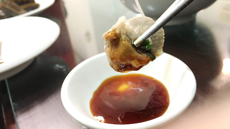 牯嶺油飯骨仔肉湯 牯嶺油飯,中正紀念堂美食,我不是他媽媽,金鋒滷肉飯,台北美食,台北好吃油飯,淡水線美食,捷運美食,舊書店,書街,滷味,龍門客棧,不加味精