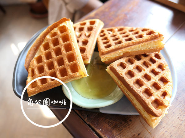 FOOD｜台北中正—興波咖啡 Simple Kaffa Flagship｜設計感老宅與冠軍咖啡的完美揉合｜善導寺站、忠孝新生站、三創、華山