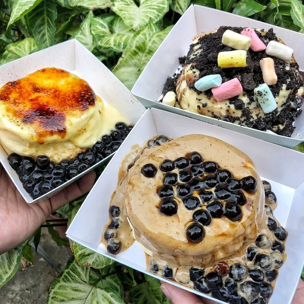 王子神谷 おうじかみや-逢甲店：【台中西屯區】台南超夯王子神谷日式厚鬆餅在逢甲夜市也吃得到囉 平價又美味的散步甜點