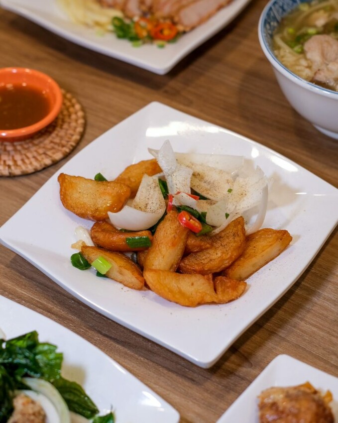 【台中美食】阿旺澄食堂｜豐原・傳承30年的在地人氣小吃，搬家改裝後質感大大升級 ! - 肉依小姐吃什麼