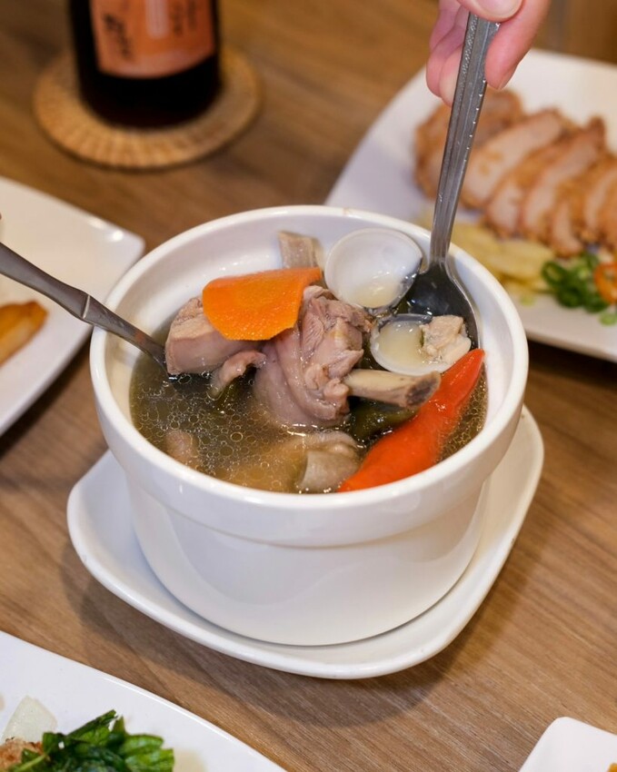 【台中美食】阿旺澄食堂｜豐原・傳承30年的在地人氣小吃，搬家改裝後質感大大升級 ! - 肉依小姐吃什麼