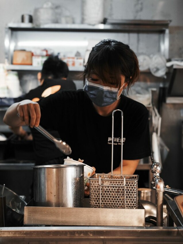 【台中美食】阿旺澄食堂｜豐原・傳承30年的在地人氣小吃，搬家改裝後質感大大升級 ! - 肉依小姐吃什麼