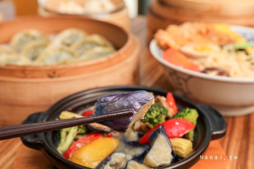 台中中國醫|滷菩提蔬食料理。Google4.4顆星，純手工招牌素湯包，回味蔬餃子 - Nana愛旅行札記