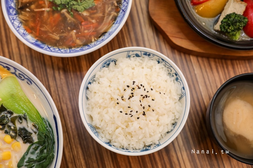 台中中國醫|滷菩提蔬食料理。Google4.4顆星，純手工招牌素湯包，回味蔬餃子 - Nana愛旅行札記