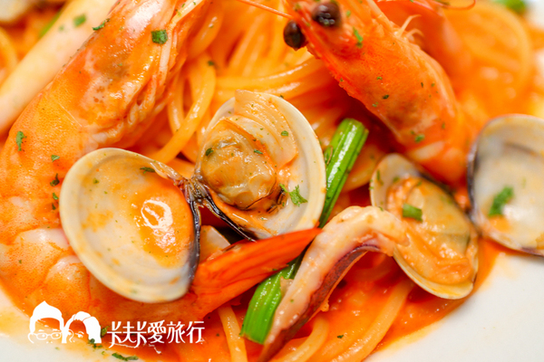 肚子ㄜ、了！早午餐、下午茶、義大利麵：【宜蘭早午餐】肚子餓了｜CP值超高！必點蔥多多蛋餅！剝皮辣椒蛋餅和鴨賞漢堡