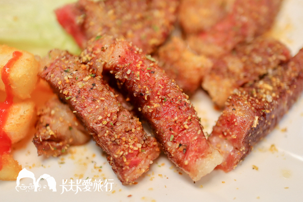 肚子ㄜ、了！早午餐、下午茶、義大利麵：【宜蘭早午餐】肚子餓了｜CP值超高！必點蔥多多蛋餅！剝皮辣椒蛋餅和鴨賞漢堡