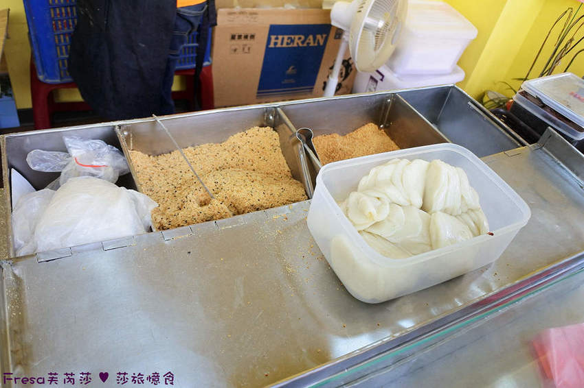 台北美食【西螺祖傳麻糬】SOGO百貨周邊銅板傳統點心.綜合麻糬的綿軟甜香.現點現做好滋味│東區地下街│賦樂旅居 - Fresa芙芮莎♥莎旅憶食
