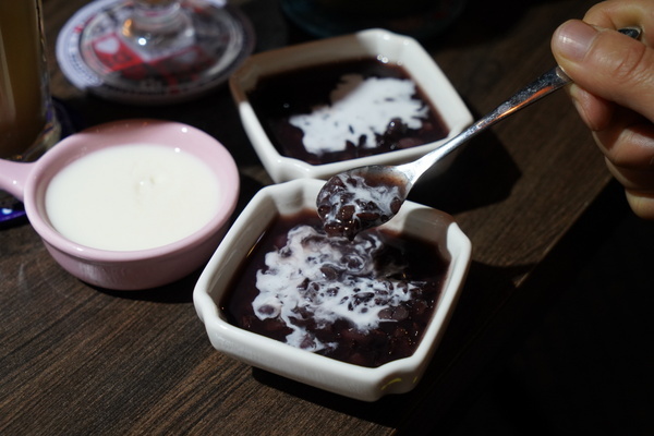 丁椰正宗新加坡料理：【苗栗頭份】丁椰正宗新加坡料理讓你體驗豐盛的南洋風味~加飯、加麵不用錢~尚順廣場多一個聚餐好去處